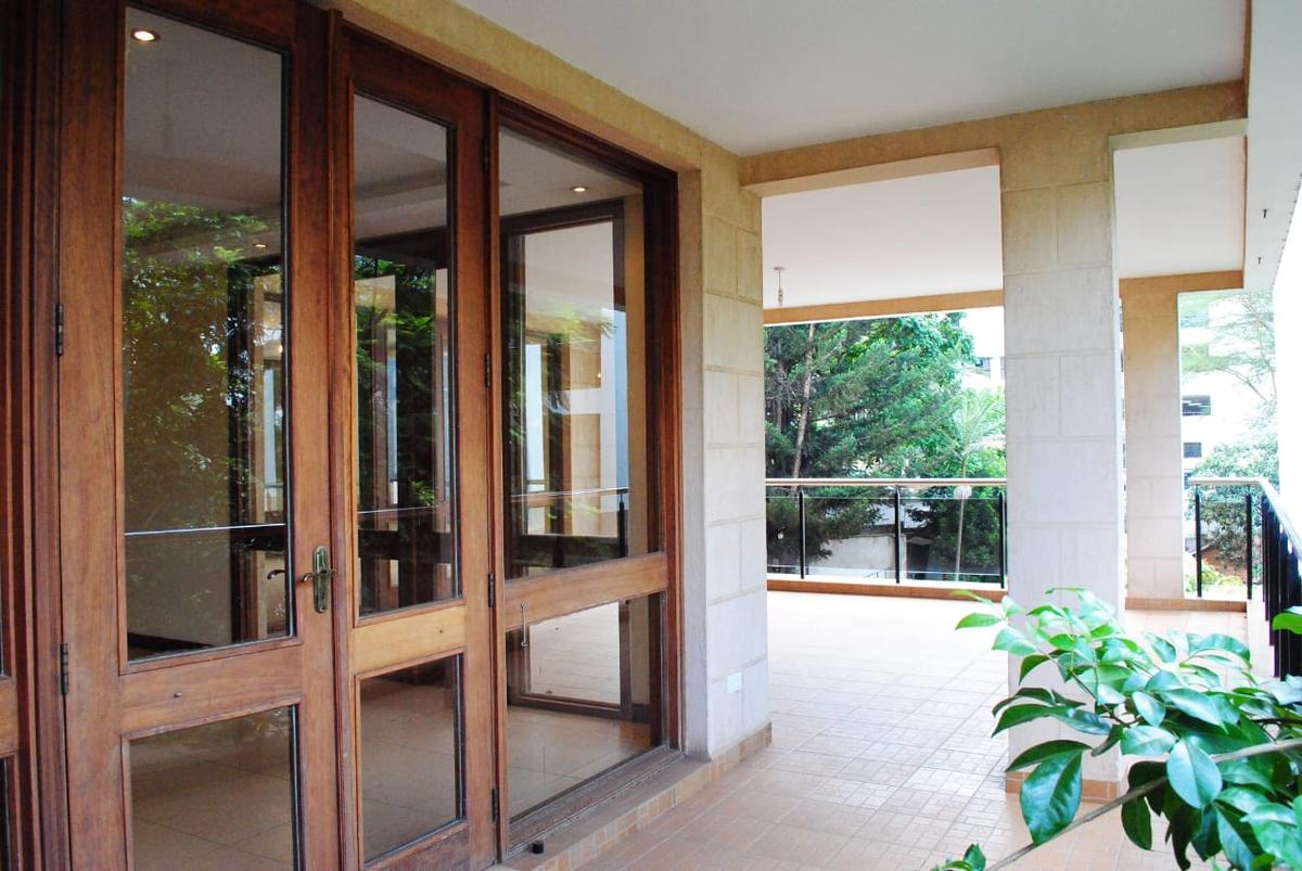 3 Bed Apartment with En Suite in Riverside - 16