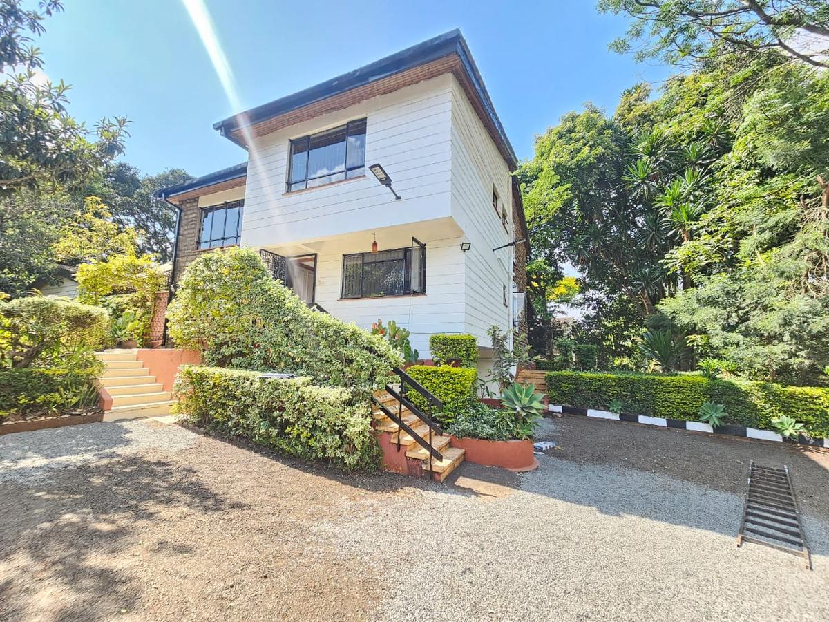 4 Bed House with En Suite in Runda - 19