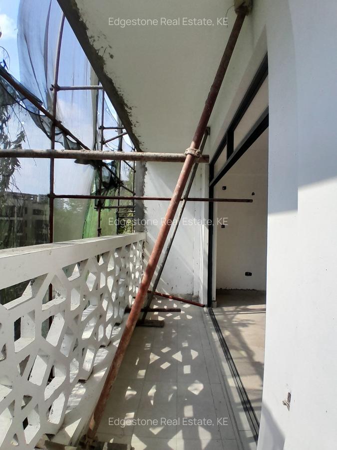 2 Bed Apartment with En Suite in Tudor - 14