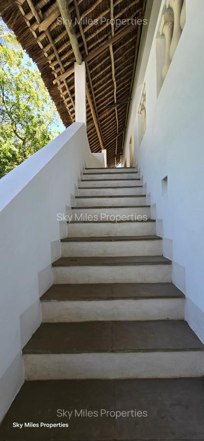 3 Bed Villa with En Suite at Garoda - 10