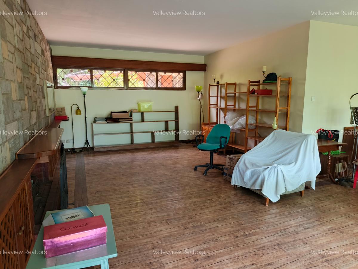 3 Bed Townhouse with En Suite at Lavington - 11