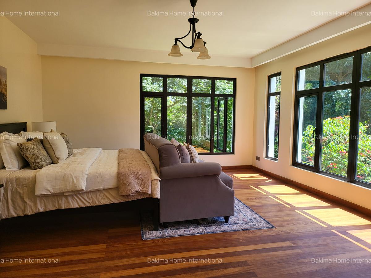 5 Bed House with En Suite in Runda - 17