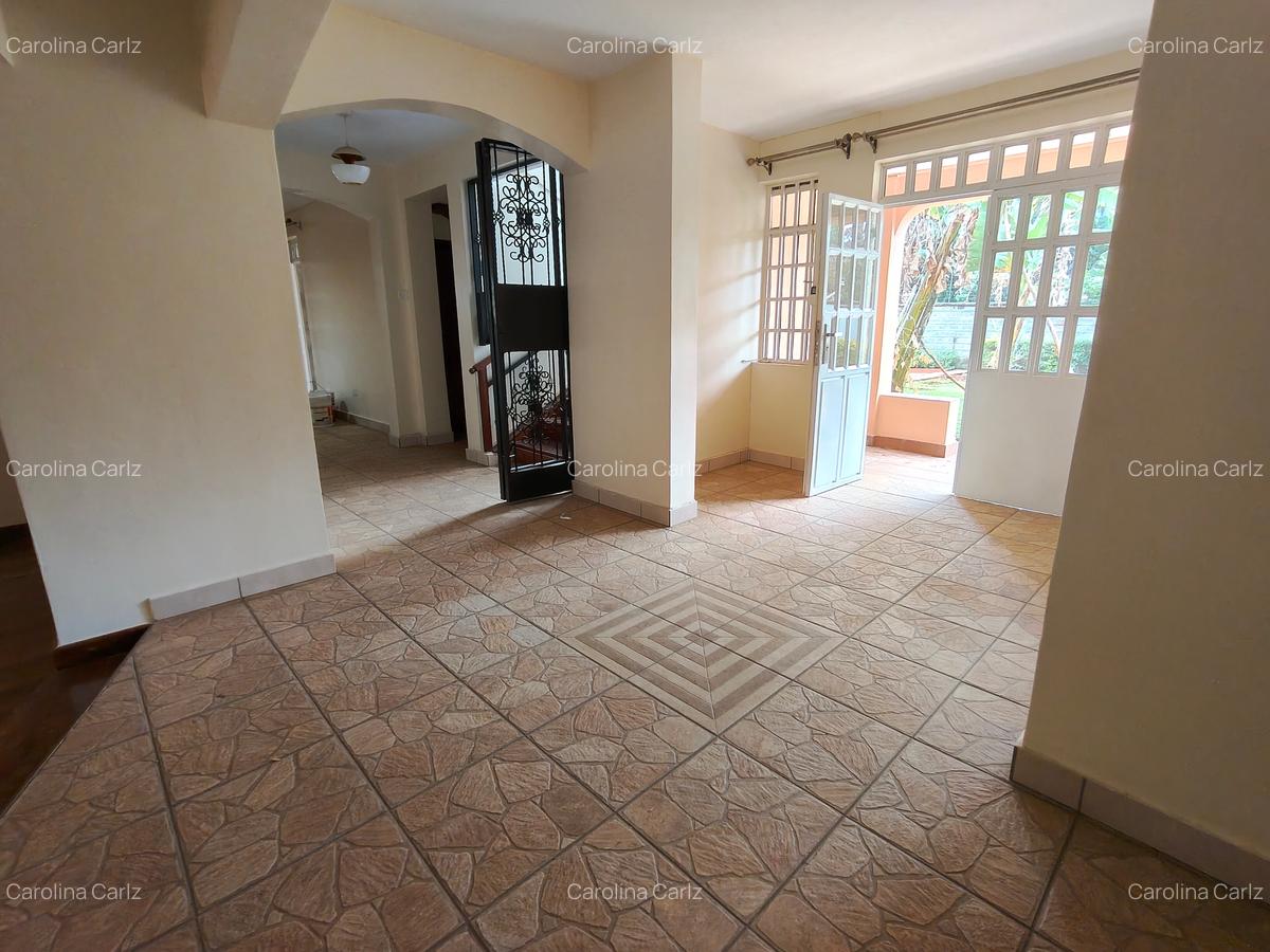 4 Bed House with En Suite at Rosslyn Lone Tree - 6