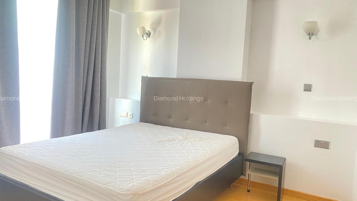 Serviced 2 Bed Apartment with En Suite at Brookside - 10