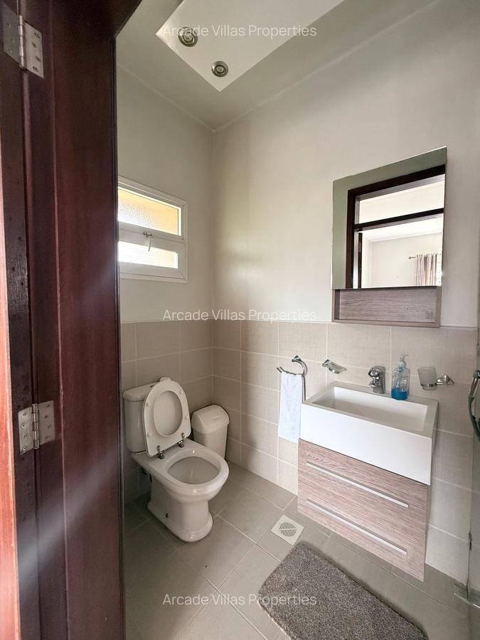 Serviced 3 Bed Apartment with En Suite in Kileleshwa - 11