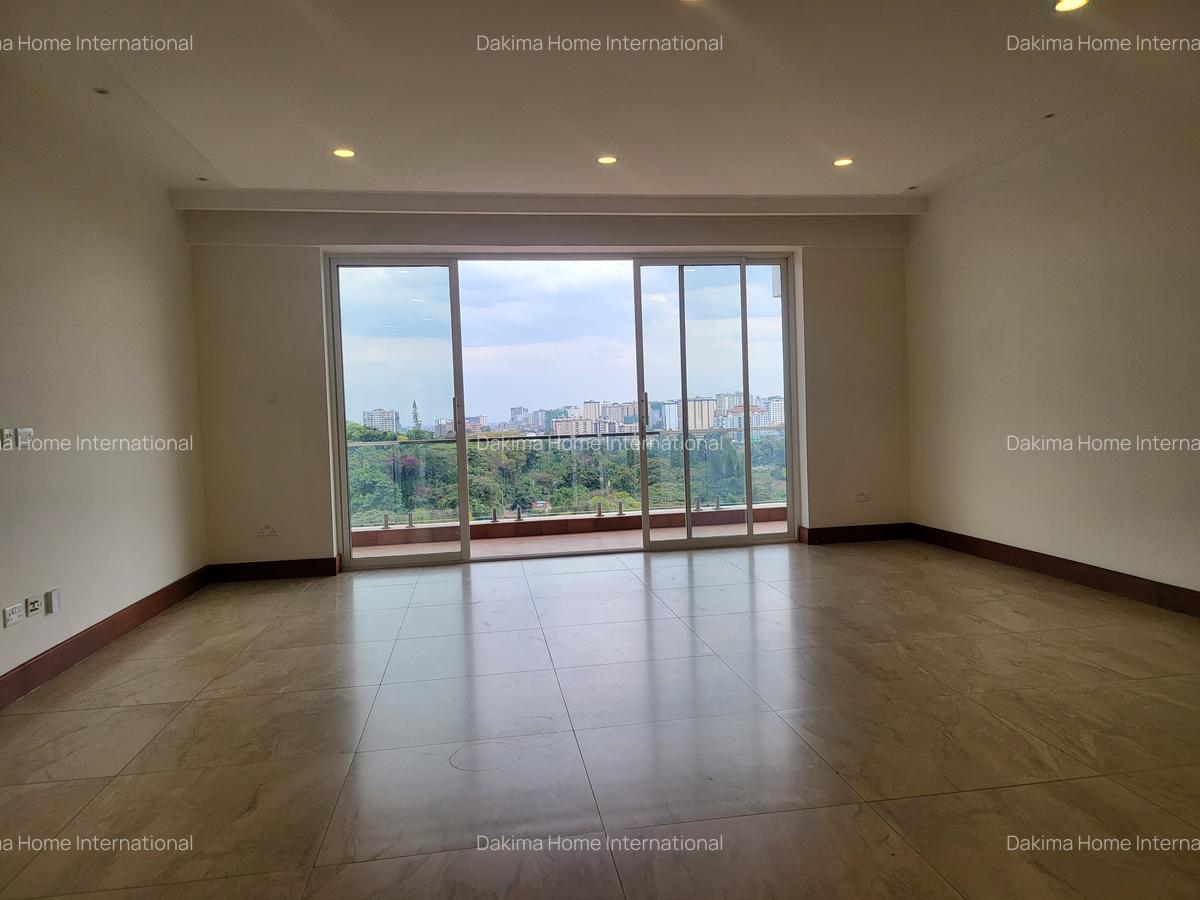 3 Bed Apartment with En Suite in Parklands - 5