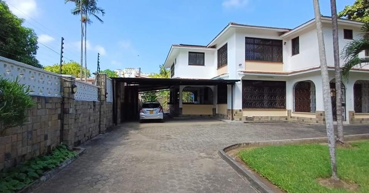 5 Bed Townhouse with En Suite at Nyali - 2