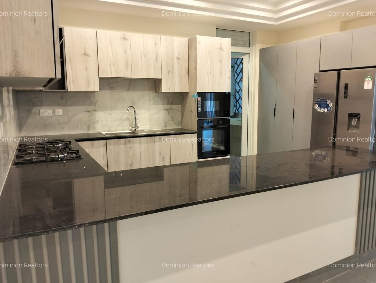 2 Bed Apartment with En Suite in Parklands - 5