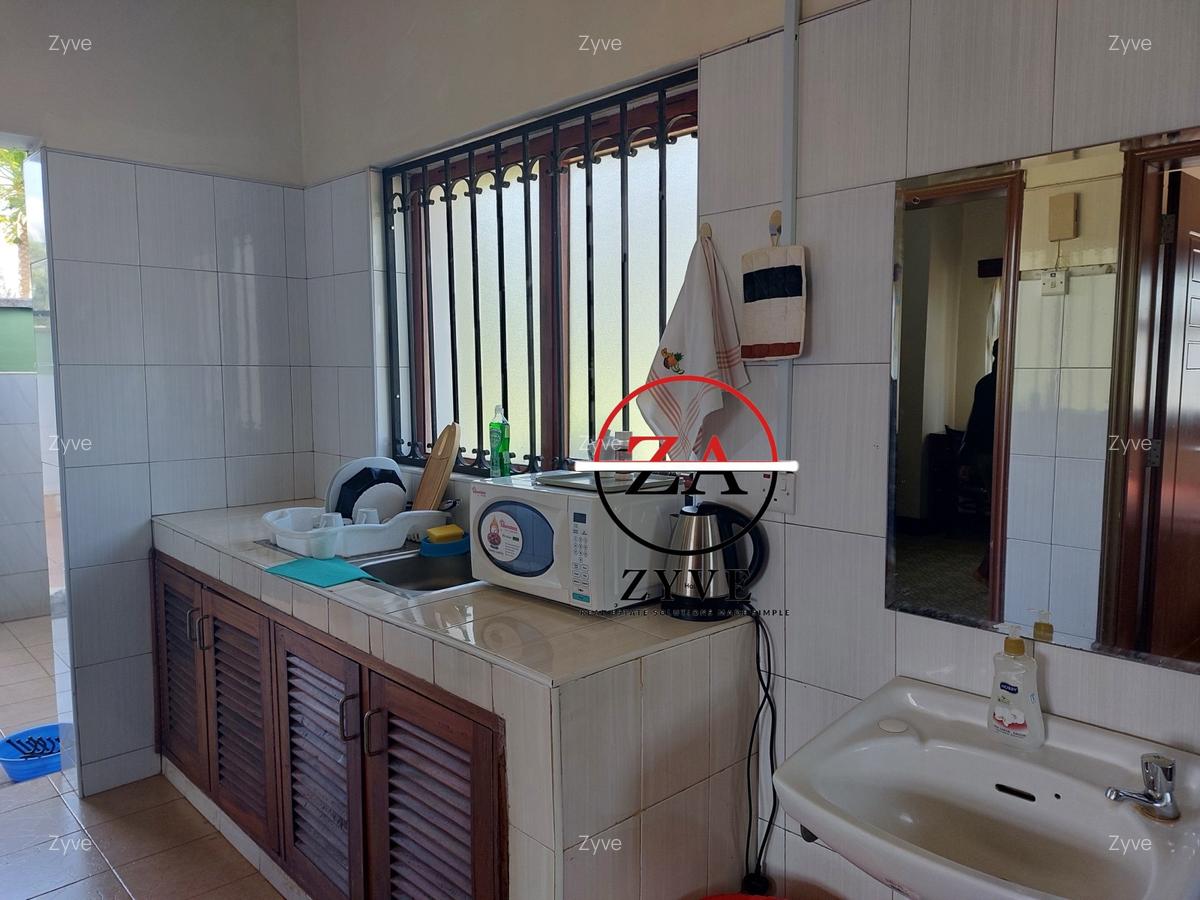 Furnished 1 Bed Apartment with En Suite in Runda - 3