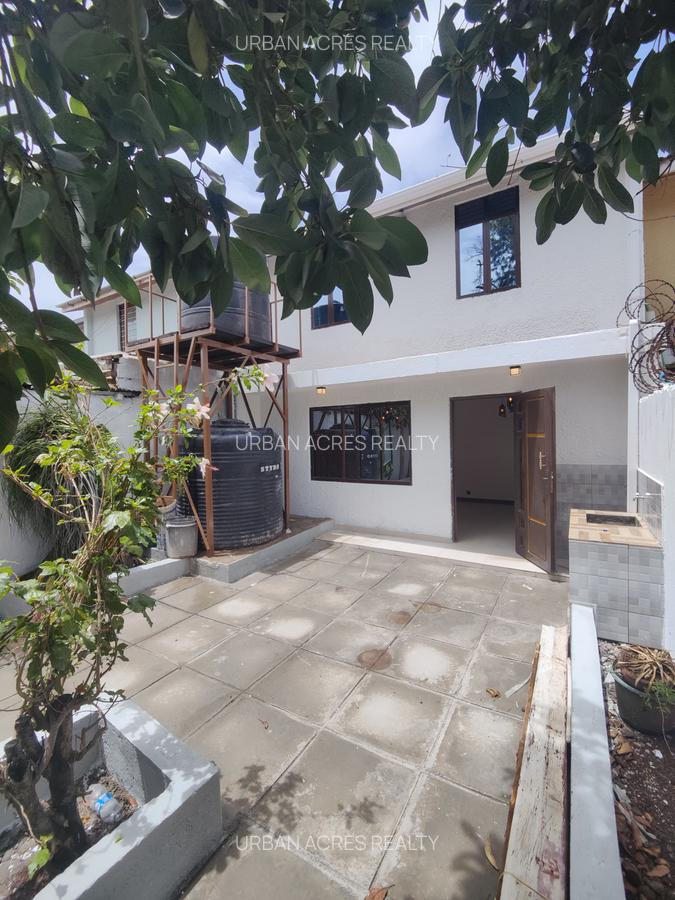 3 Bed Townhouse with En Suite in South C - 2