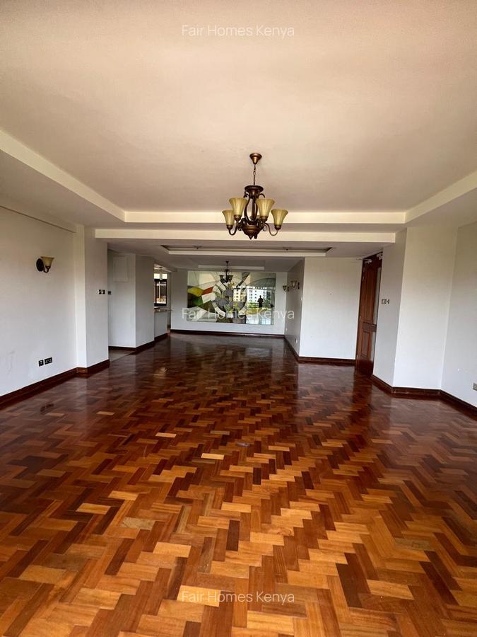 4 Bed Apartment with En Suite at Riverside Drive - 3
