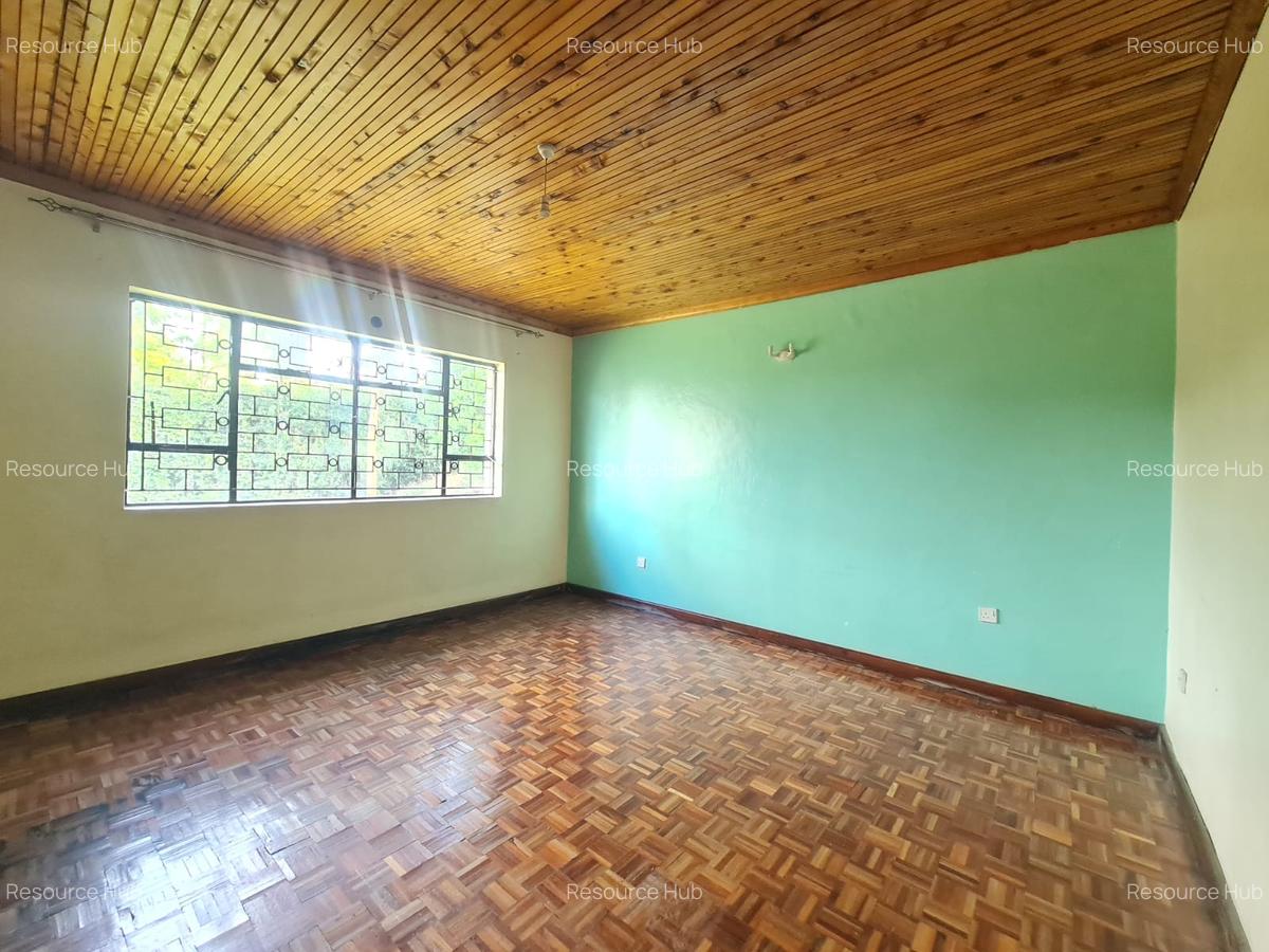 6 Bed House with En Suite at Hardy Area - 11