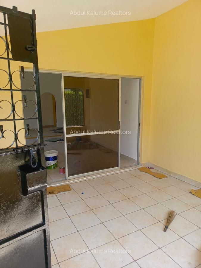2 Bed House with En Suite at Bamburi - 4