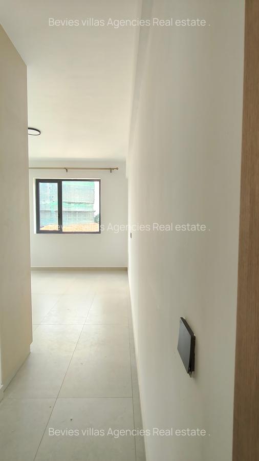 3 Bed Apartment with En Suite at Brookside - 12