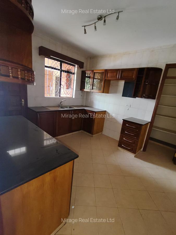 4 Bed Apartment with Parking in Riverside - 10