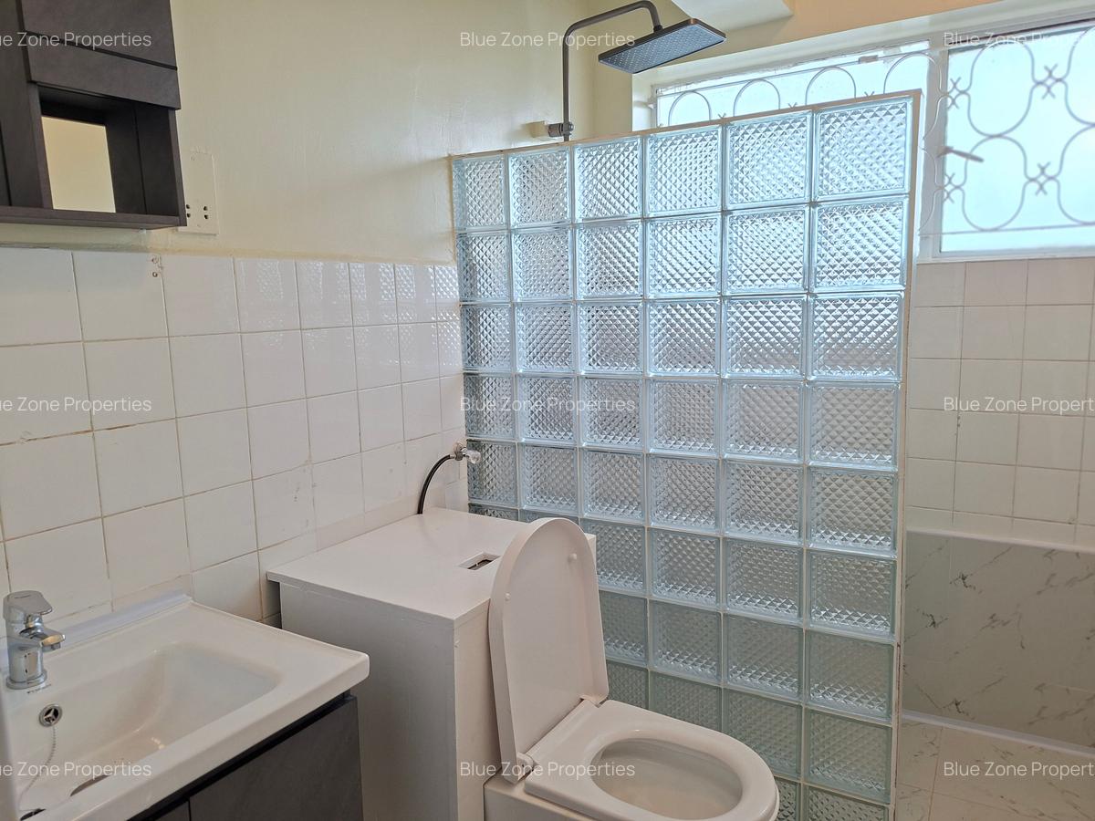4 Bed House with En Suite at Rosslyn - 15