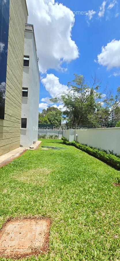 5 Bed Townhouse with En Suite at Lavington Green - 19