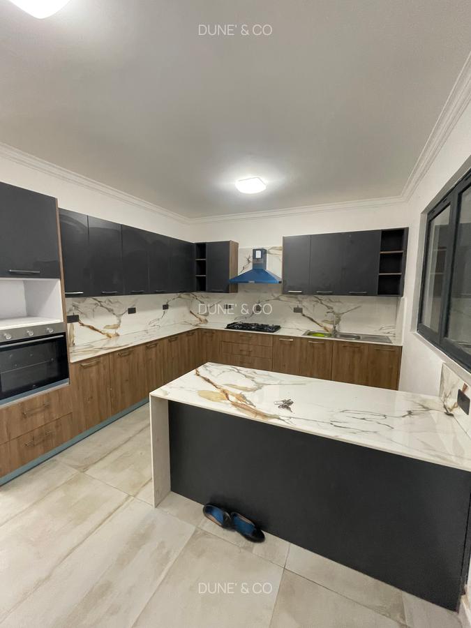 3 Bed Apartment with En Suite in Kileleshwa - 5