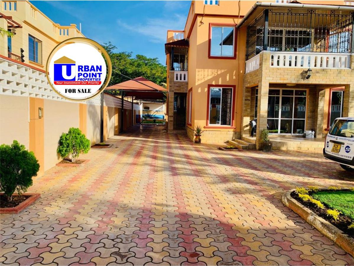 4 Bed House with En Suite in Nyali Area - 1