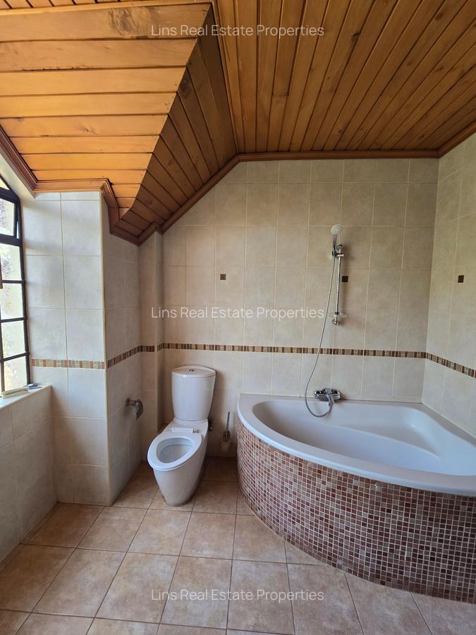 5 Bed Townhouse with En Suite in Lavington - 16