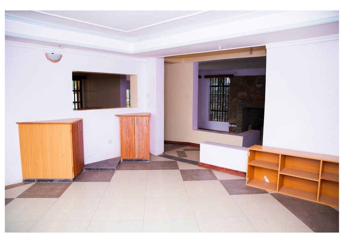 6 Bed House with En Suite at Off Epz Road - 14