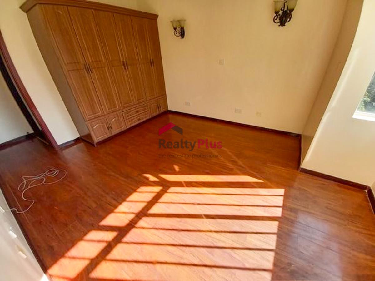 3 Bed Apartment with En Suite in Lavington - 7