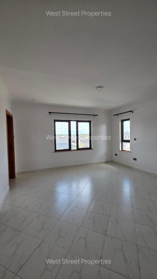 3 Bed Townhouse with En Suite at Arthiriver - 16