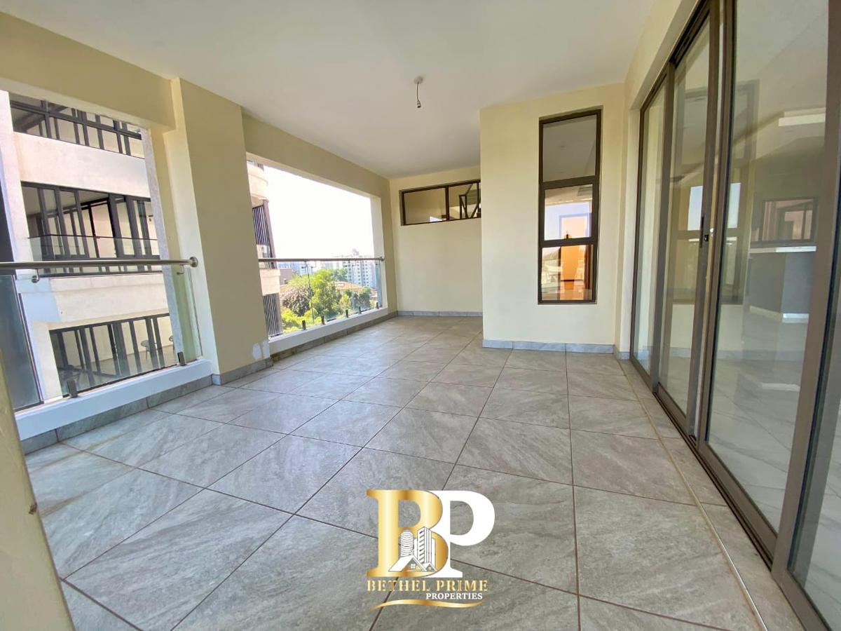 4 Bed Apartment with En Suite in General Mathenge - 3