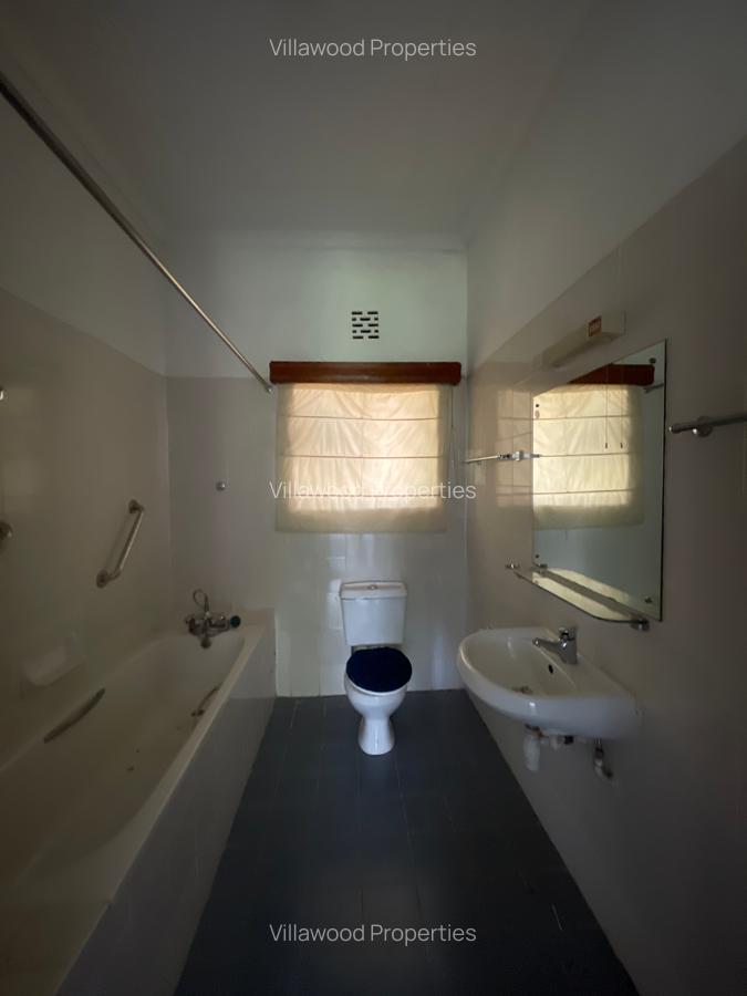 Commercial Property with Service Charge Included in Riverside - 7