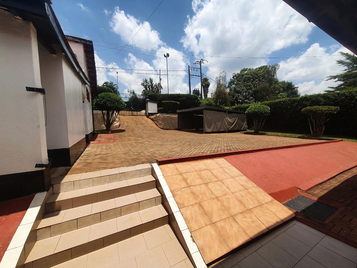 4 Bed Townhouse with En Suite at Loresho - 14