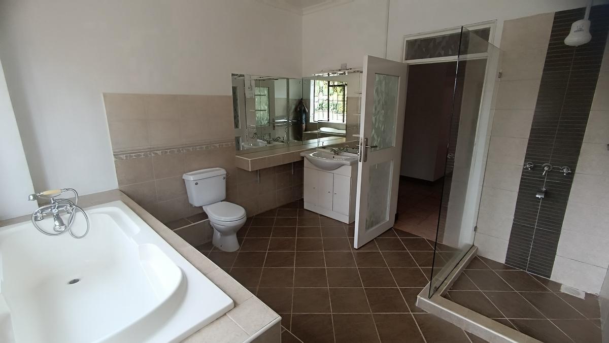 4 Bed House with En Suite at Opposite Rosslyn Riviera Mall - 17