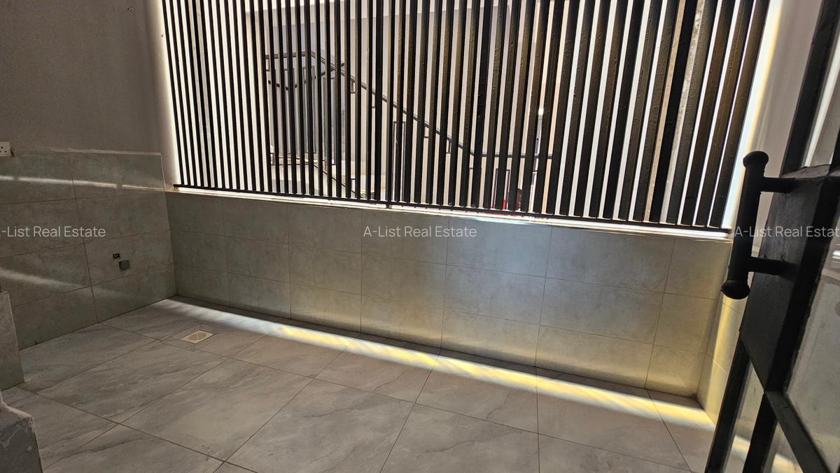 2 Bed Apartment with En Suite at School Lane - 16