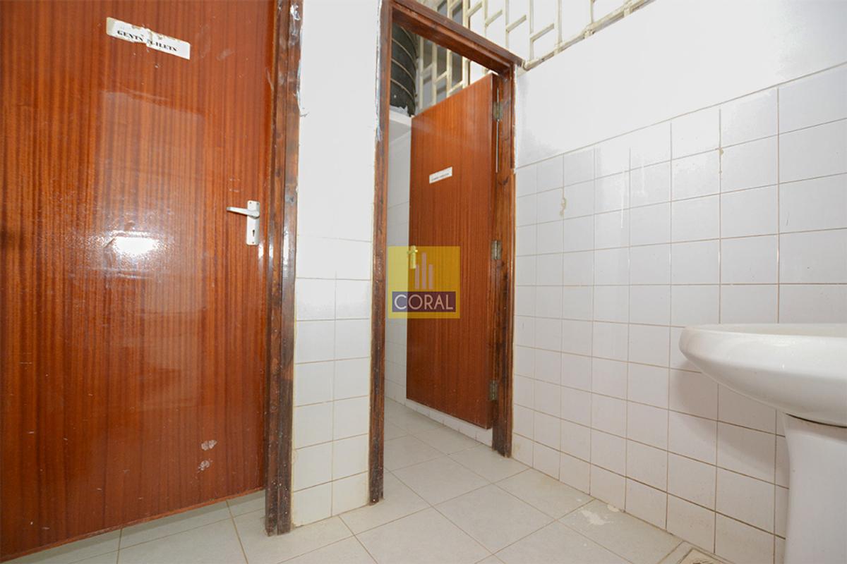 Office in Westlands Area - 12