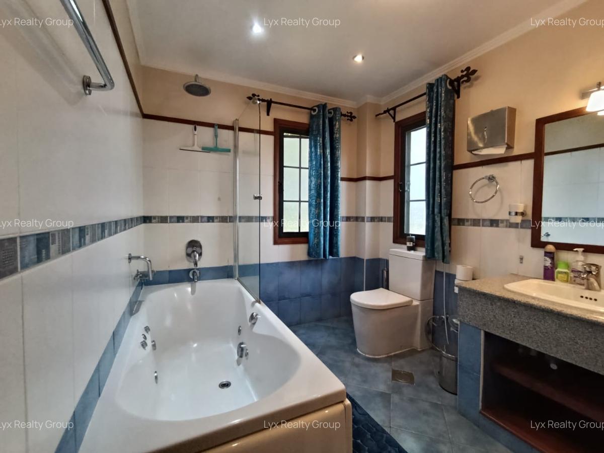 3 Bed Villa with En Suite in Muthaiga - 14