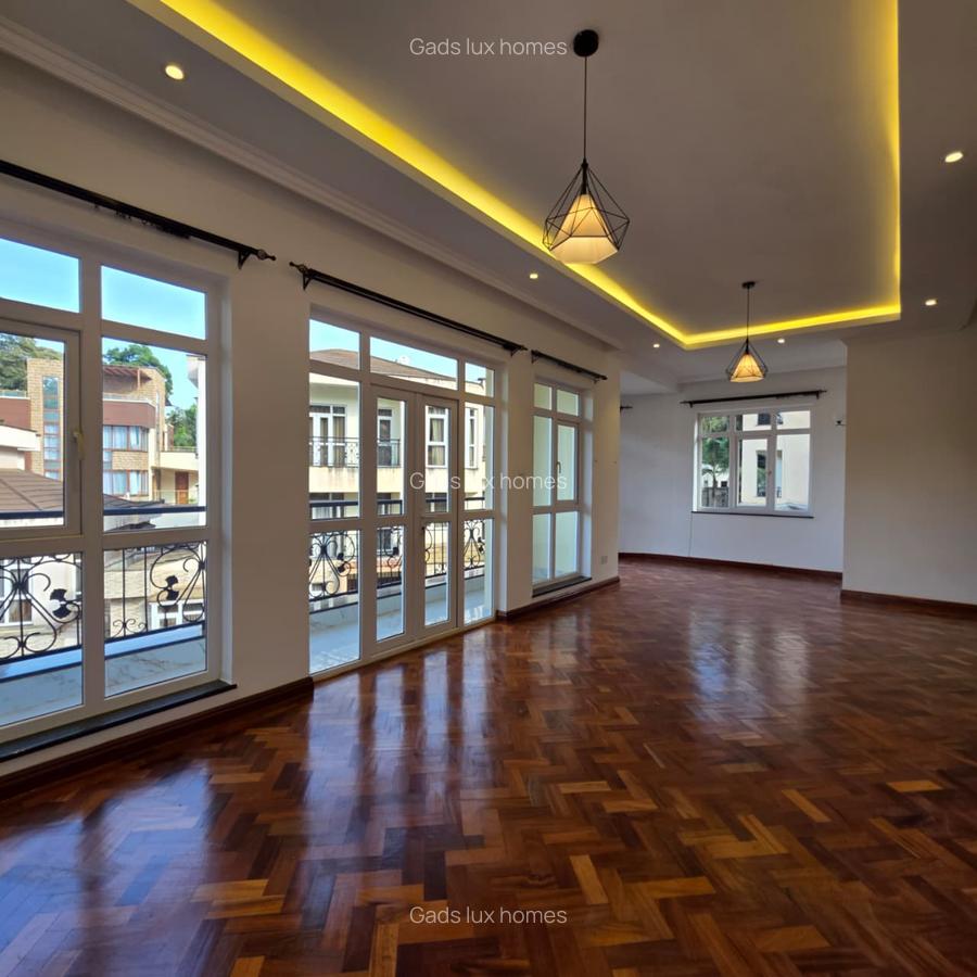 5 Bed Townhouse with En Suite at Lavington - 8