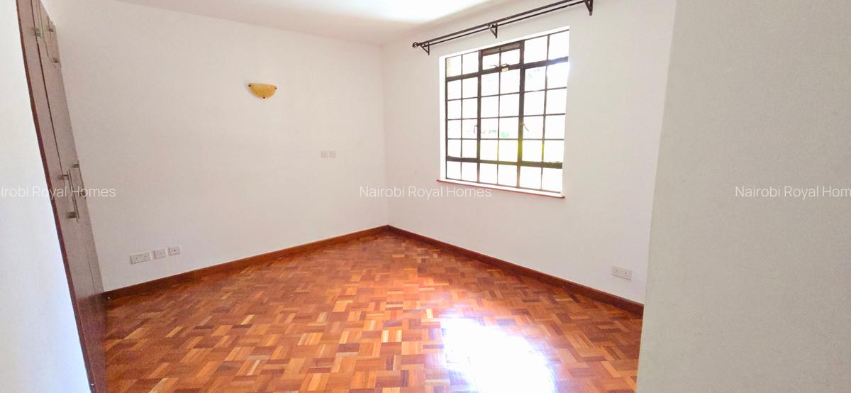 4 Bed Townhouse with En Suite at Lavington Green - 12