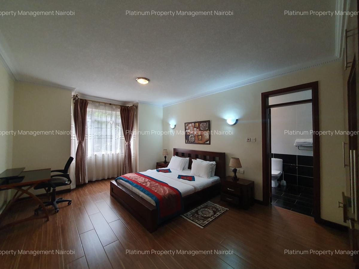 Serviced 2 Bed Apartment with En Suite at Brookside - 8