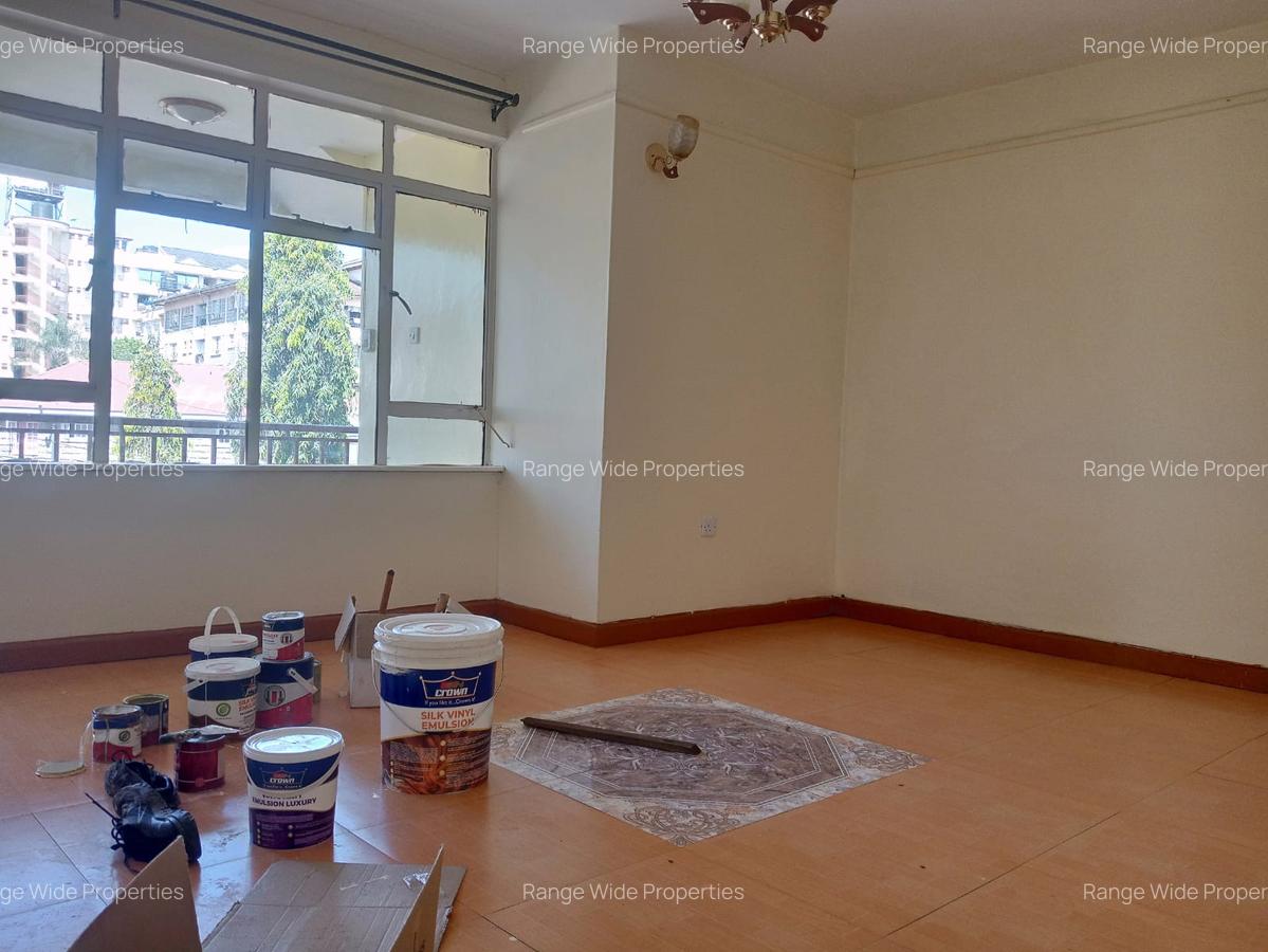 2 Bed Apartment with En Suite at Brookside Area - 9