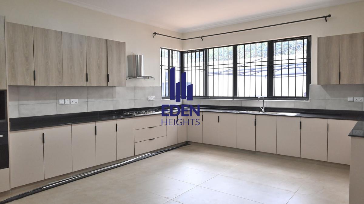 5 Bed Townhouse with En Suite in Loresho - 4