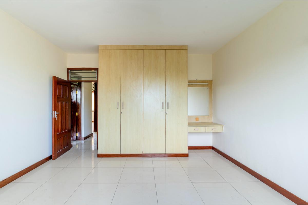 3 Bed Apartment with En Suite in Nyali Area - 9