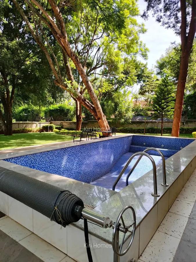 5 Bed Townhouse with En Suite in Gigiri - 16