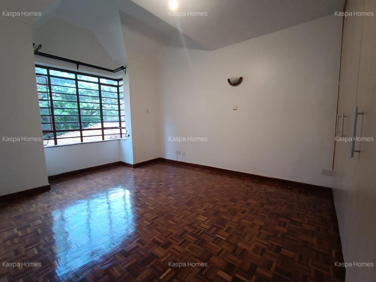 3 Bed Apartment with En Suite in Lavington - 5