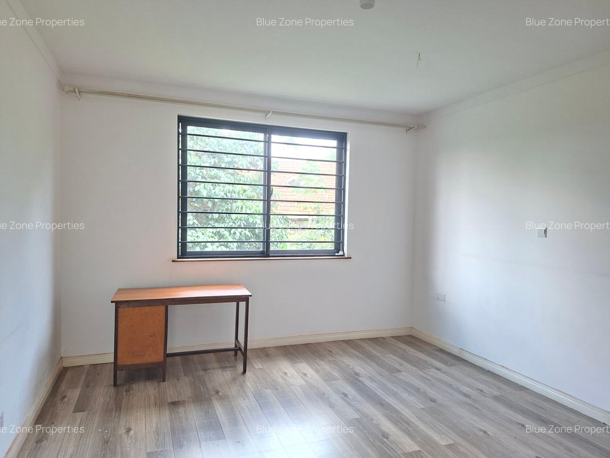 4 Bed Townhouse with En Suite at Off Glory Rd - 18