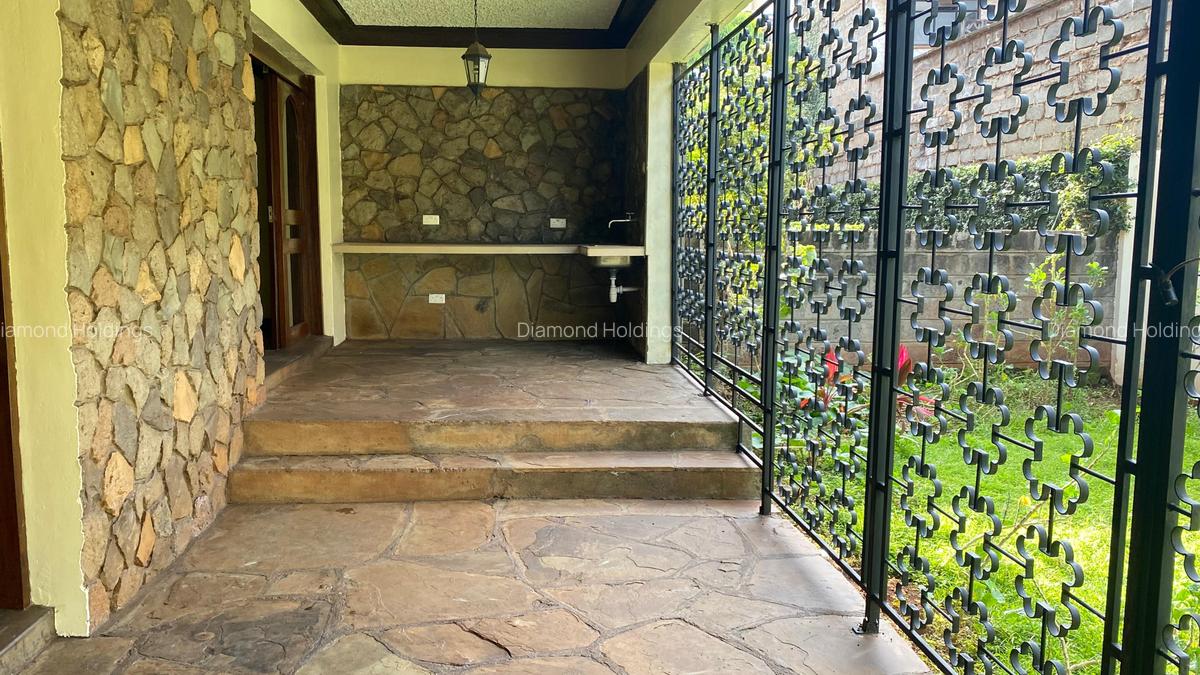 5 Bed House with En Suite at Parklands - 2
