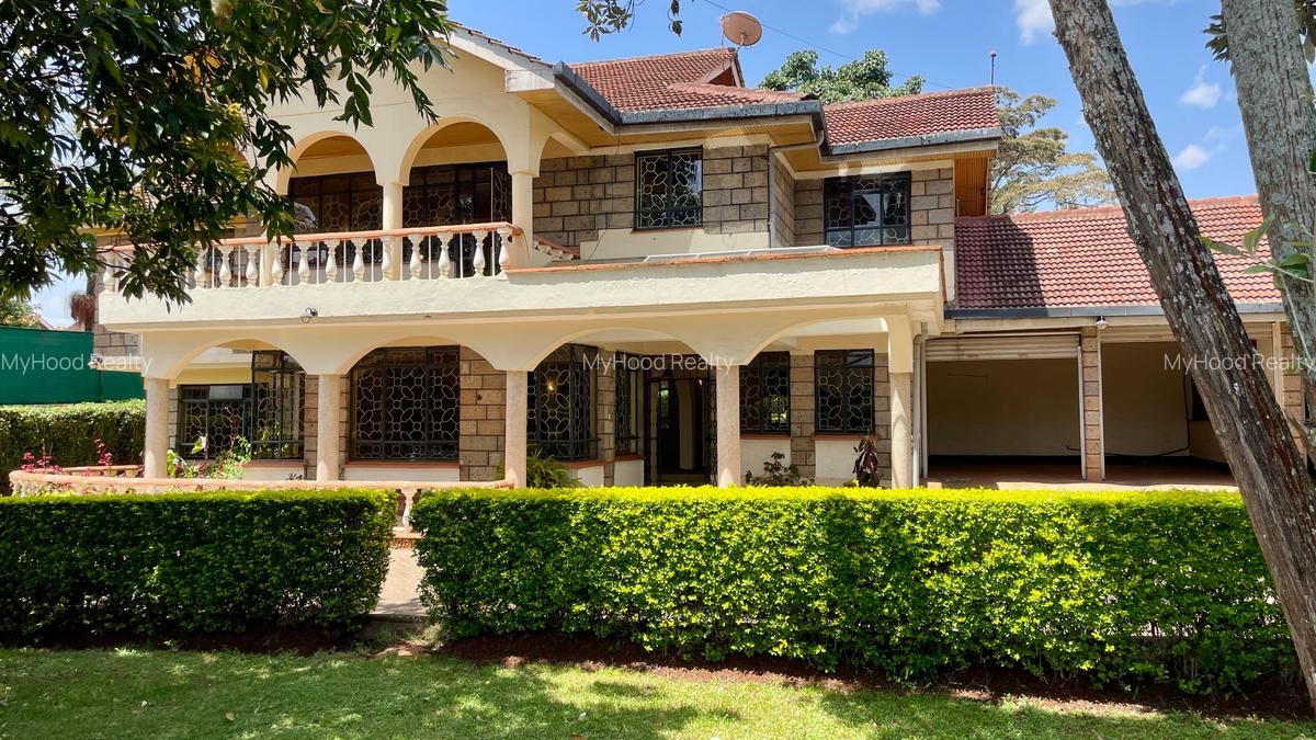 6 Bed House with En Suite in Runda - 1