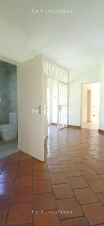 4 Bed House with En Suite at Lavington Green - 20