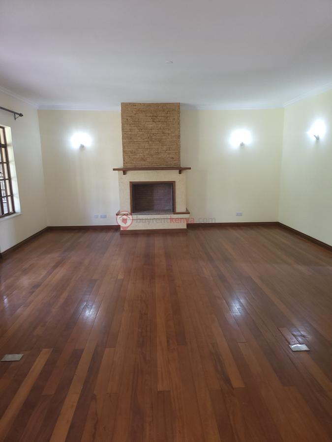 5 Bed Villa with En Suite in Karen Hardy - 6