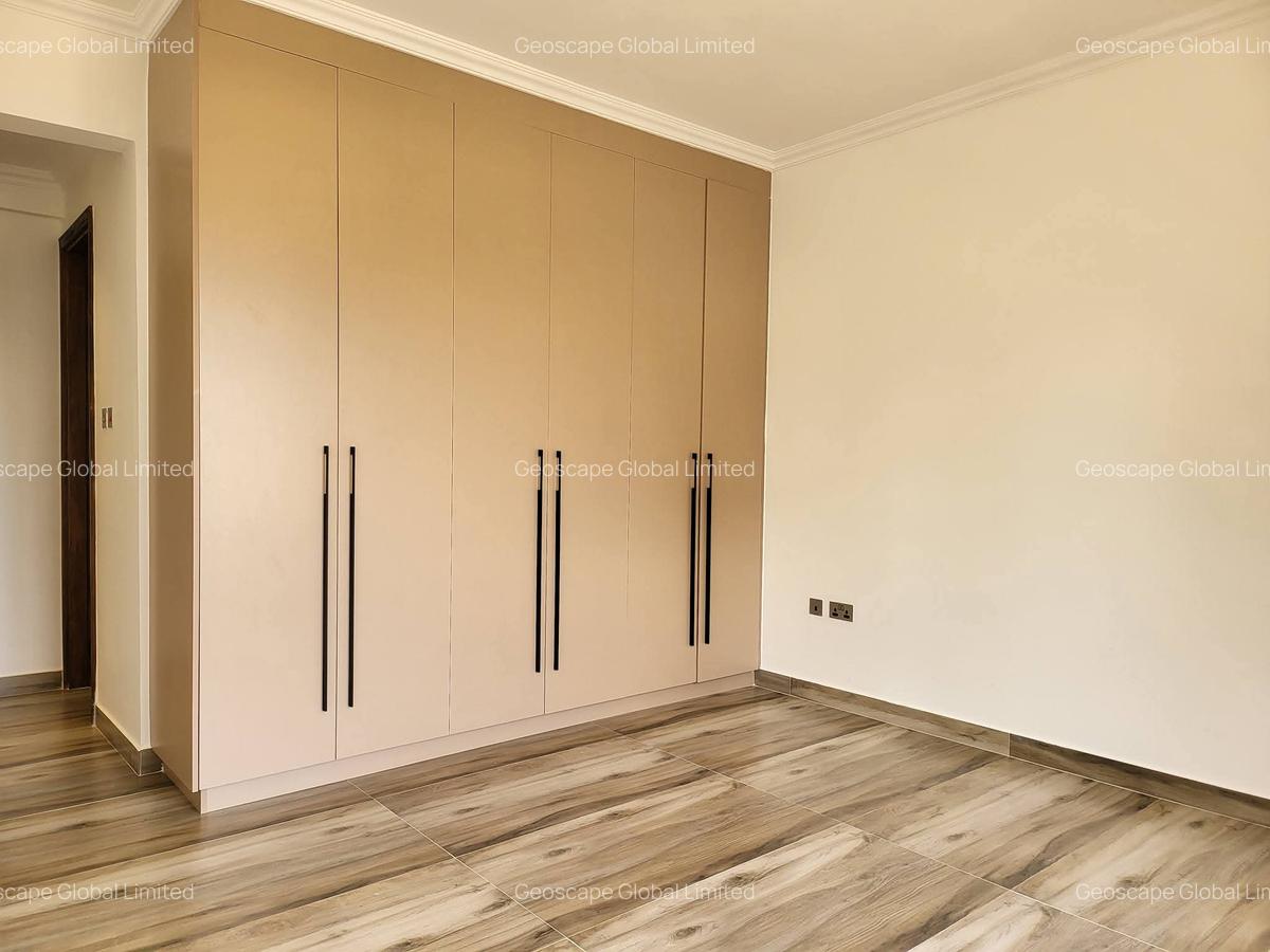 2 Bed Apartment with En Suite in Brookside - 11