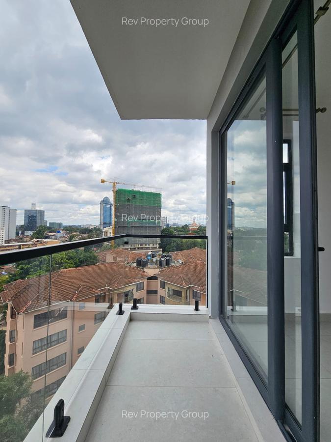 2 Bed Apartment with En Suite in Brookside - 5