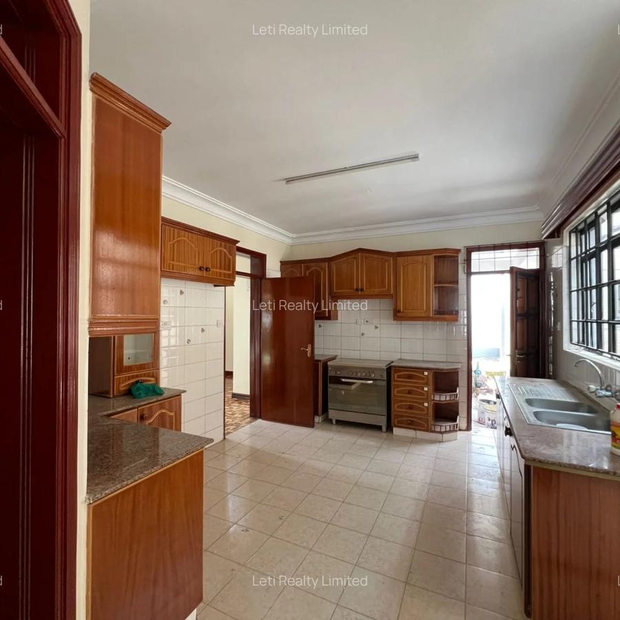 4 Bed Townhouse with En Suite in Kileleshwa - 4